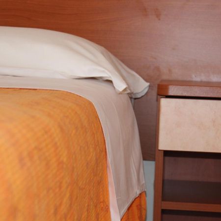 Hotel Holiday Misano Adriatico Zimmer foto